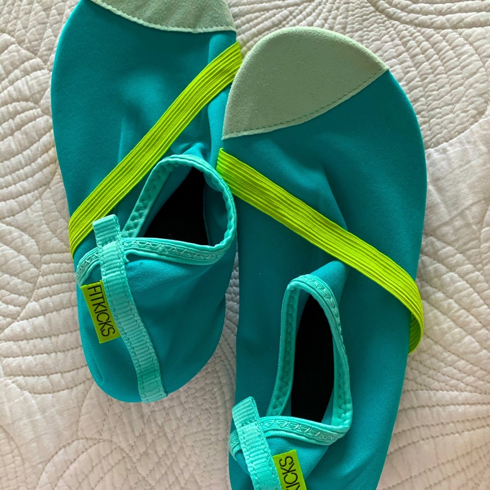 Fitkicks NEW never worn size 7-7.5